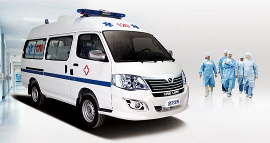 命懸一線牽動人心，救護(hù)車臨危不亂治病救人_